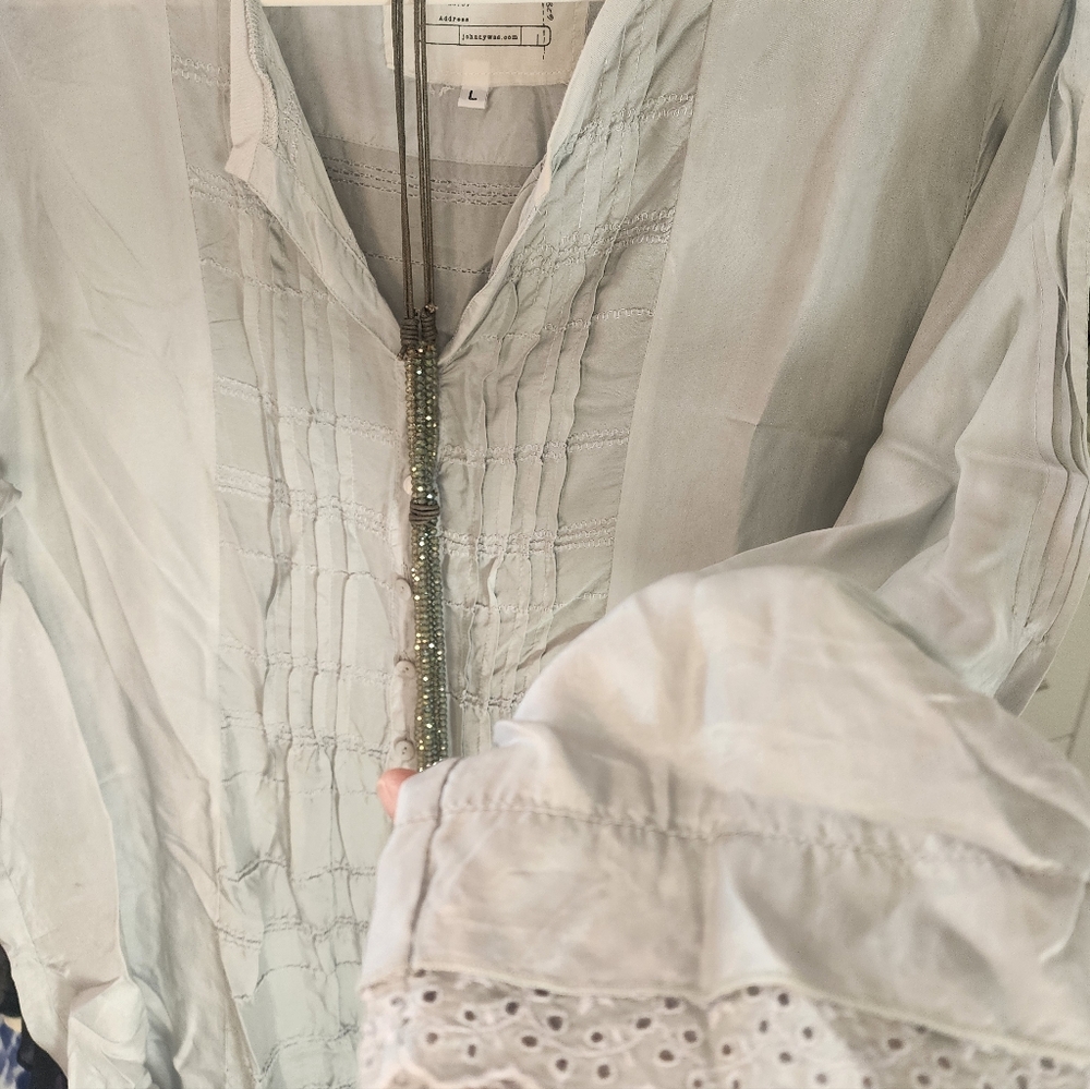 Johnny was vintage collection silk lite grey blouse. Minimalist Piece - Picture 10 of 12